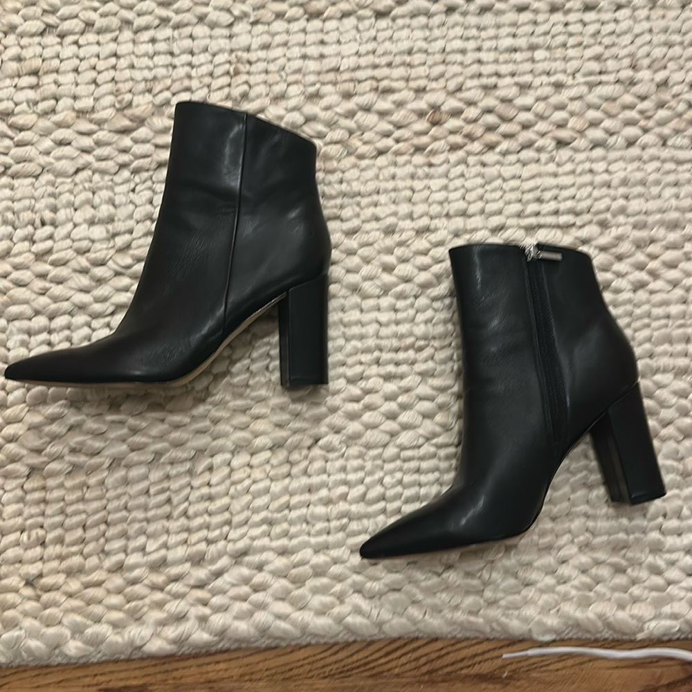 Excellent condition Marc Fisher Booties